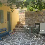 Apartment Kalados -Beachfront Studios & Restaurant -