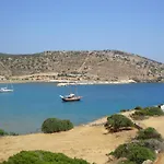 Kalados -beachfront & Restaurant - 아파트