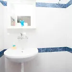 Kalados -Beachfront Studios & Restaurant - Apartment