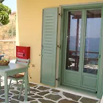 Apartment Kalados -Beachfront Studios & Restaurant -