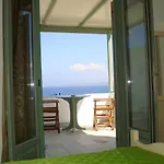 Kalados -Beachfront Studios & Restaurant - *