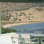 Kalados -Beachfront Studios & Restaurant - * Kalando