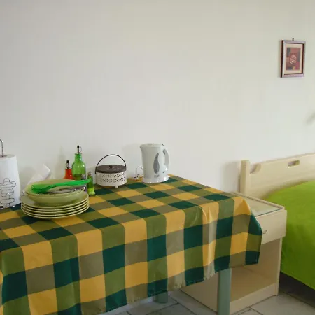 Kalados -beachfront & Restaurant - Apartment
