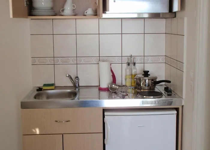 Kalados -Beachfront Studios & Restaurant - *