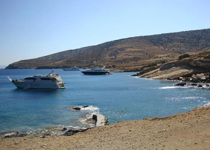 Kalados -Beachfront Studios & Restaurant - * Kalandó