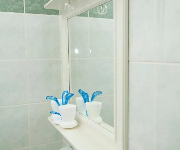 Kalados -Beachfront Studios & Restaurant - *