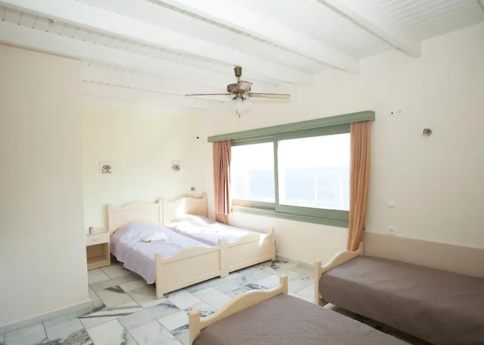 Apartman Kalados -Beachfront Studios & Restaurant - *