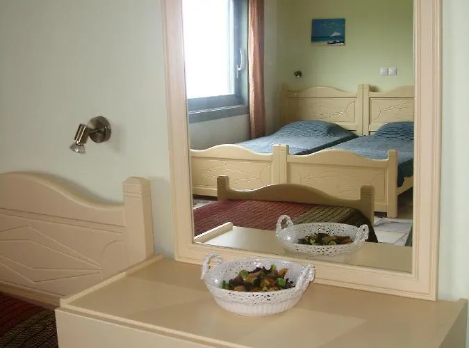 Kalados -Beachfront Studios & Restaurant - Apartman Kalandó