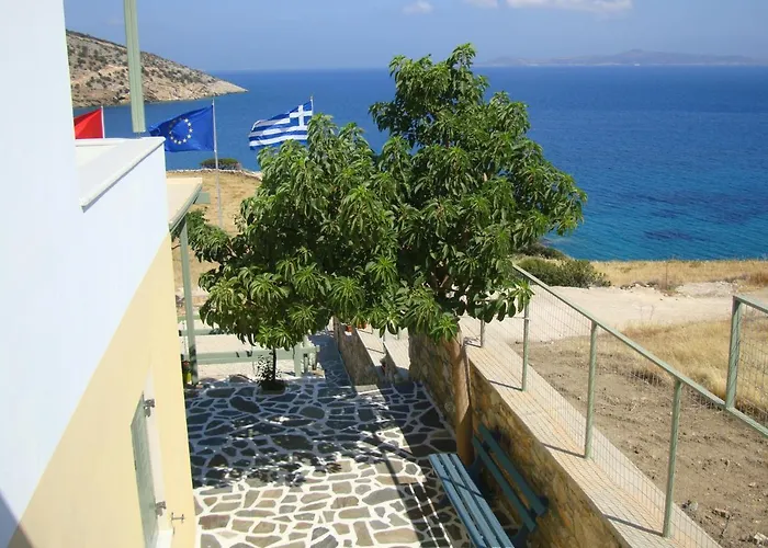 Kalados -Beachfront Studios & Restaurant - * Kalandó