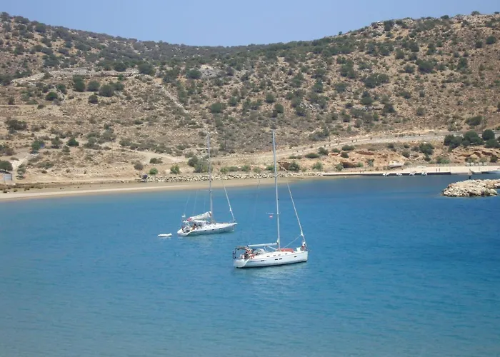 Kalados -Beachfront Studios & Restaurant - *