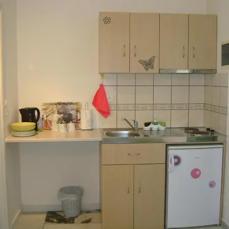 Kalados -beachfront & Restaurant - Apartment