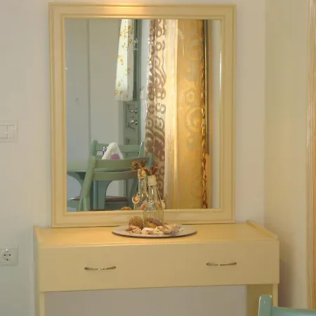 Apartment Kalados -beachfront & Restaurant - *