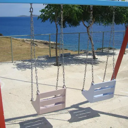 Kalados -beachfront Studios-