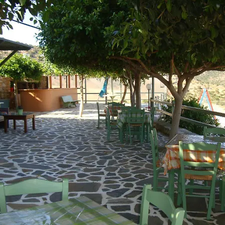 Kalados -beachfront & Restaurant - Apartment