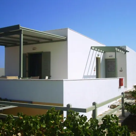 Kalados -Beachfront Studios & Restaurant - * Kalando