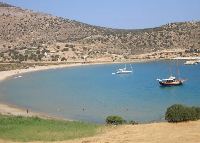 Kalados -Beachfront Studios & Restaurant - *