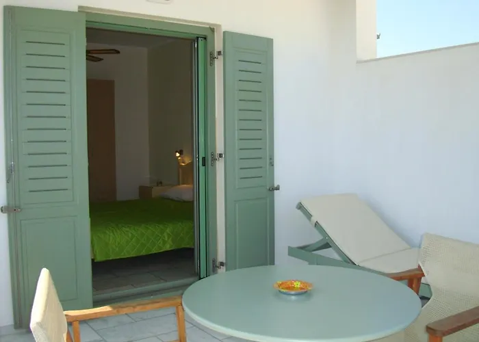 Kalados -Beachfront Studios & Restaurant - Apartament *