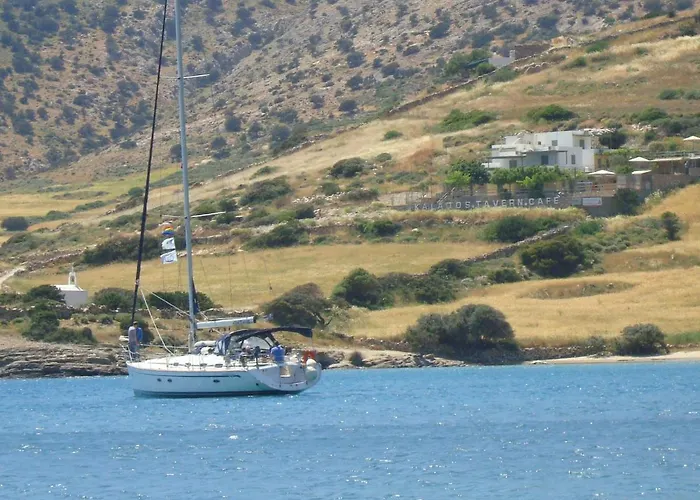 Kalados -Beachfront Studios & Restaurant - Kalando