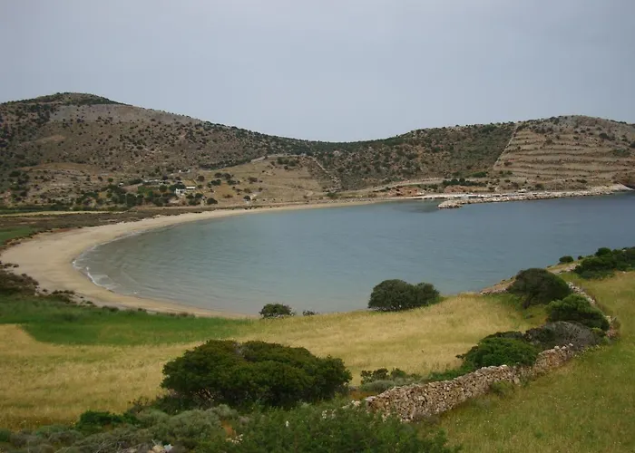 Kalados -Beachfront Studios & Restaurant -