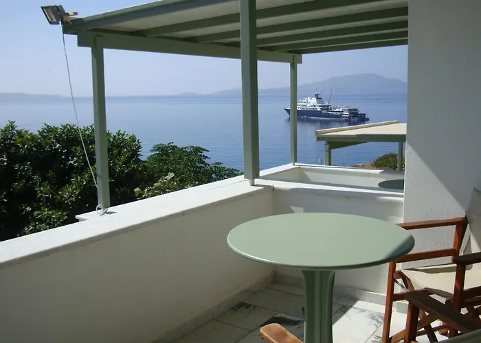 Kalados -Beachfront Studios & Restaurant -