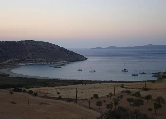 Apartament Kalados -Beachfront Studios & Restaurant - *